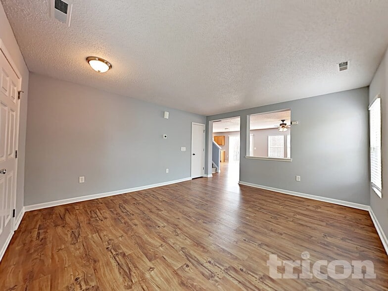 Building Photo - 13809 Riding Hill Ave