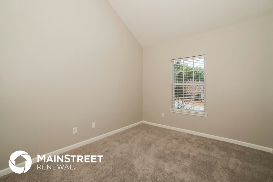 Building Photo - 4852 Wolfcreek View