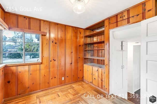 Building Photo - 7854 Goll Ave