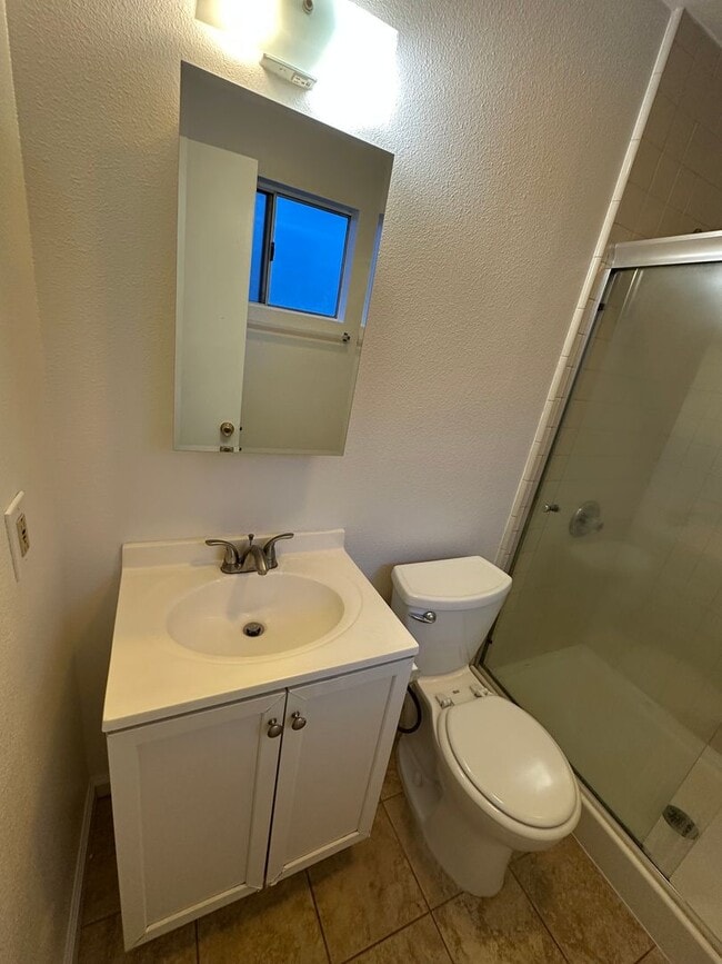 Building Photo - 564-568 7th St