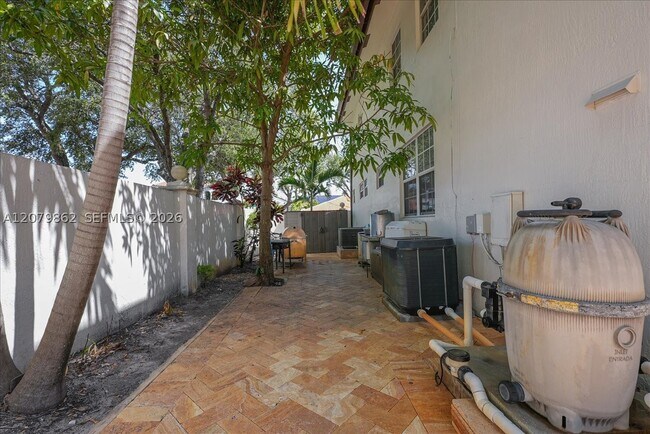Building Photo - 8254 NW 165th St
