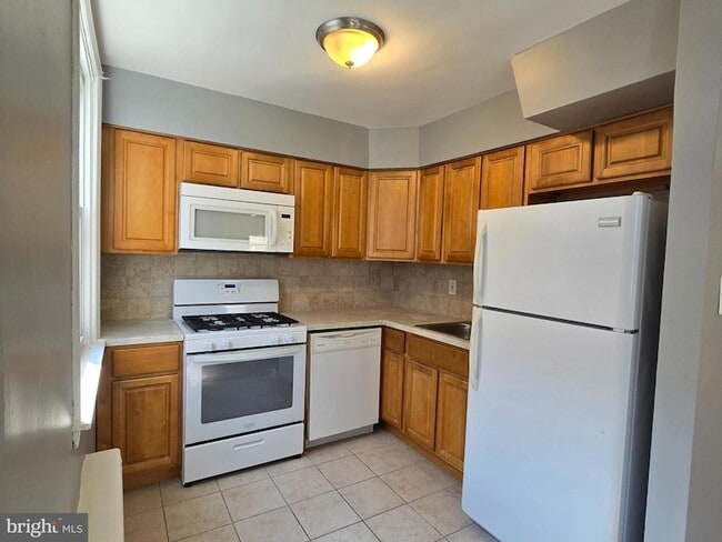 Building Photo - 934 Durard St