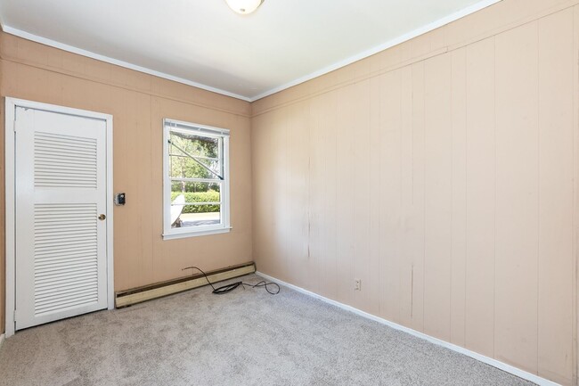 Building Photo - S Mckay Ave- Duplex