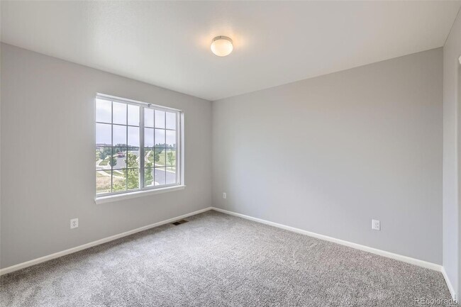 Building Photo - 6047 S Jamestown Way