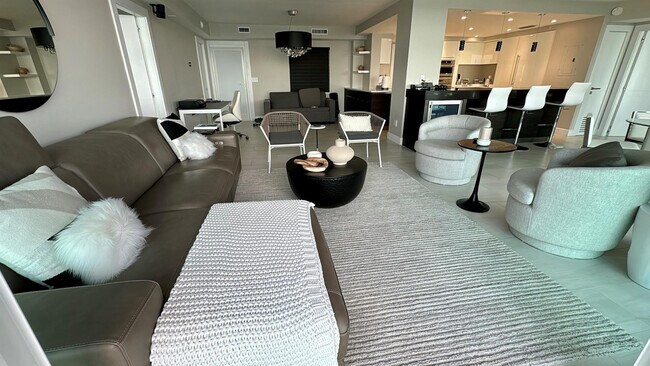 Building Photo - 333 NE 21st Ave