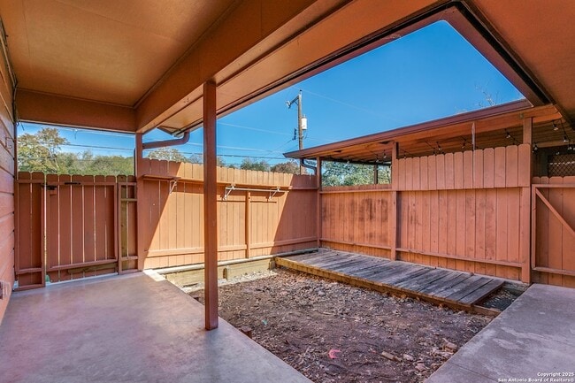 Building Photo - 2913 Eisenhauer Rd