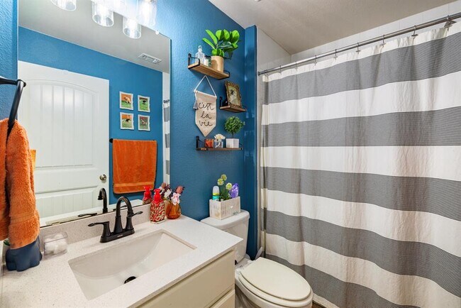 Building Photo - 13721 Cantarra Dr