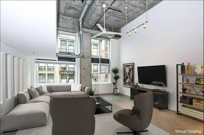 Building Photo - 353 W 4th St