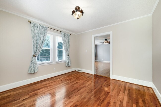 Building Photo - Three Bedroom Farmhouse with LARGE Bonus Room