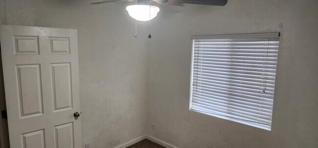 Building Photo - 718 S Jacob St