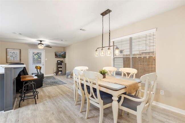 Building Photo - 207 Foster St