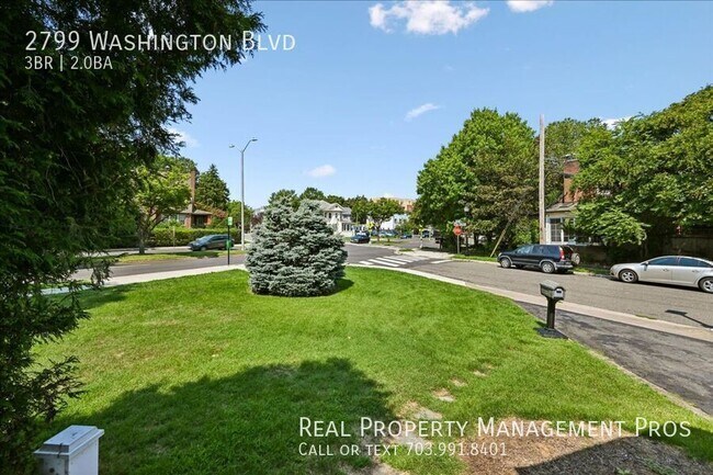 Building Photo - 2799 Washington Blvd