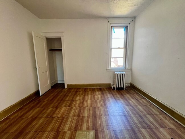 Building Photo - Spacious 3-Bedroom Townhome in Juniata! Available NOW!