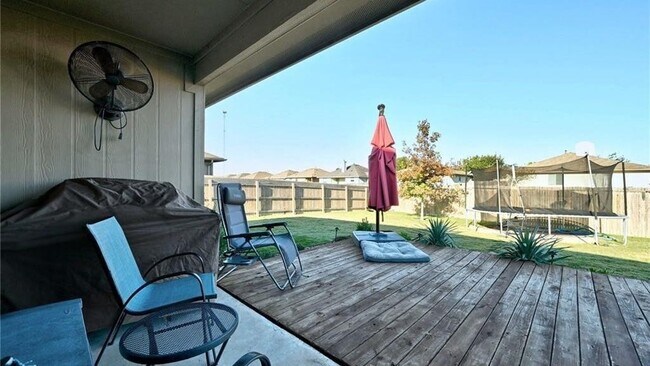 Building Photo - 436 Musgrav-