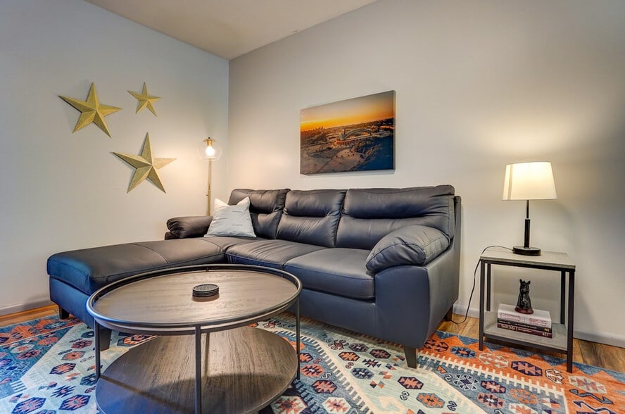 Building Photo - 407 S 94th Pl