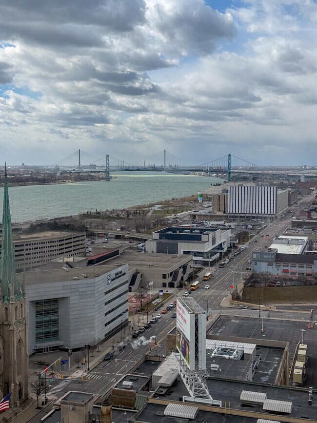 Building Photo - 525 W Lafayette Blvd