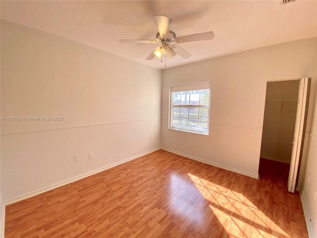 Building Photo - 895 NW 170th Terrace