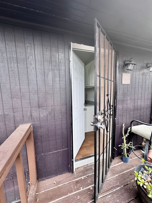 Building Photo - ONE BEDROOM APT WITH WATER PAID