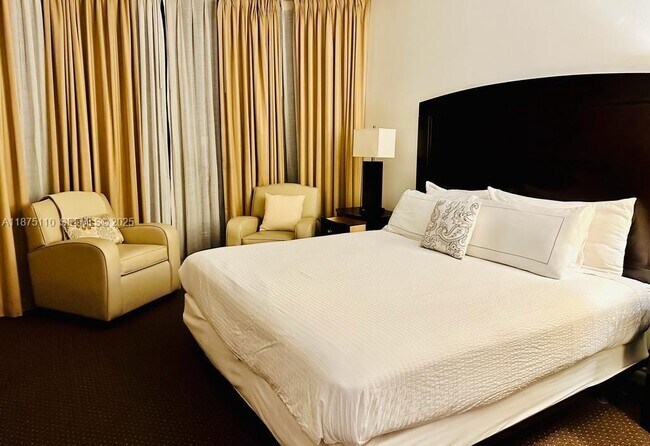 Building Photo - 17375 Collins Ave