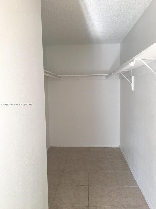 Building Photo - 437 Executive Center Dr