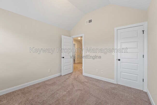 Building Photo - 904 Sandpiper Xing