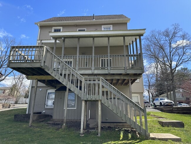 Building Photo - 138 New York Ave