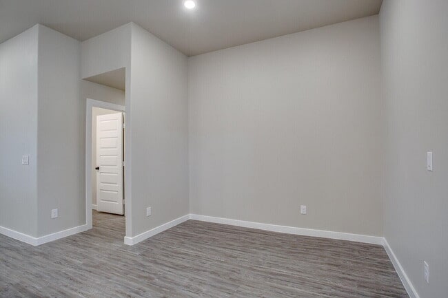 Building Photo - 1710 142nd St