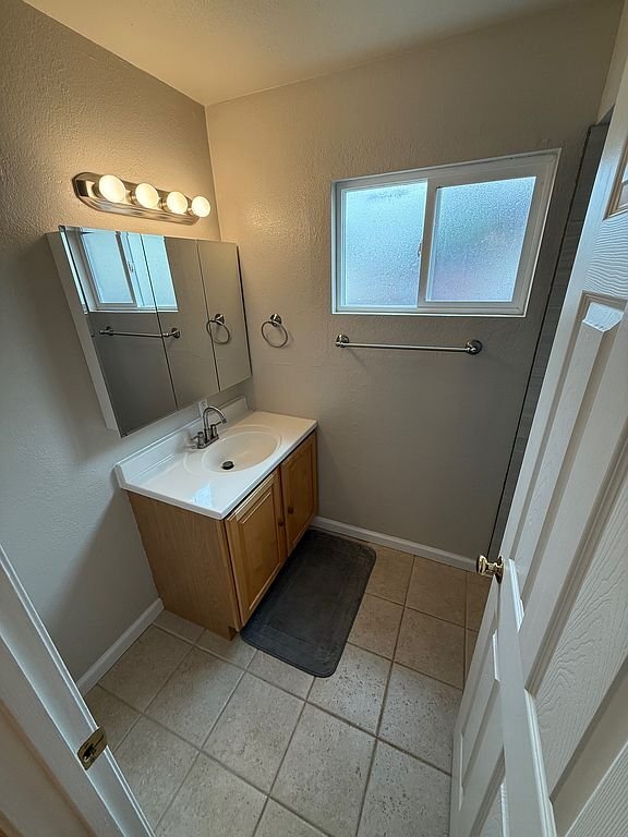 Building Photo - 106 Almanor Dr