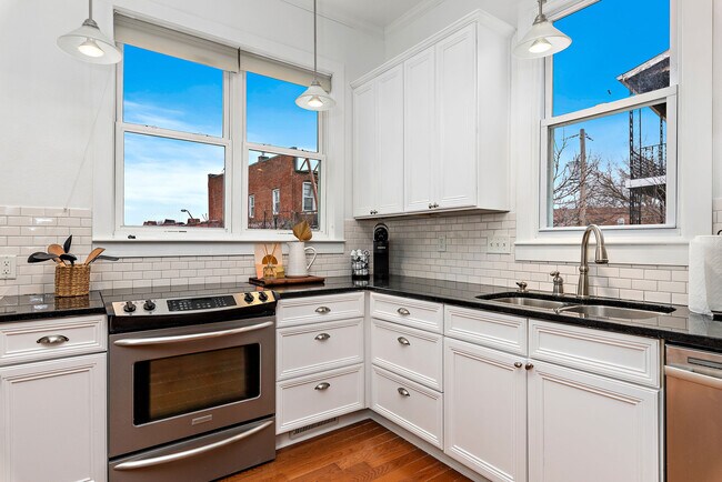 Building Photo - 526 Troost Ave