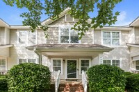 Building Photo - 2 Bedroom, 3 Bathroom Townhouse near Lake ...