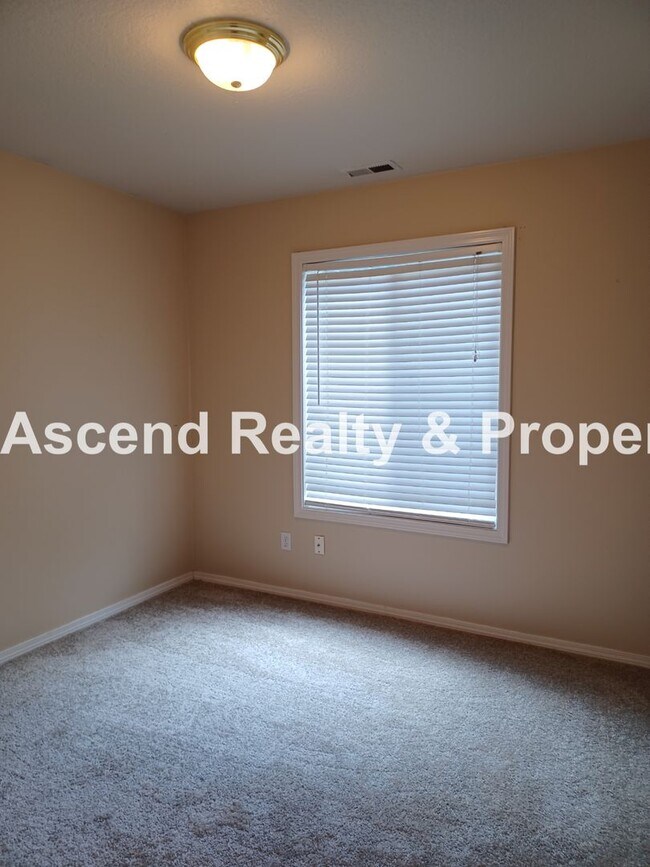 Building Photo - 3 Bed on CuldeSac Close to Intel, Orenco S...