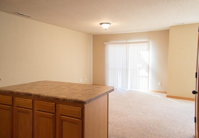 Building Photo - 2829 W Hillshire Dr