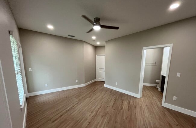 Building Photo - 2881 Leahs Ln