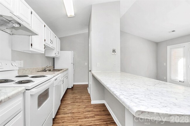 Building Photo - 6146 Meadow Rose Ln