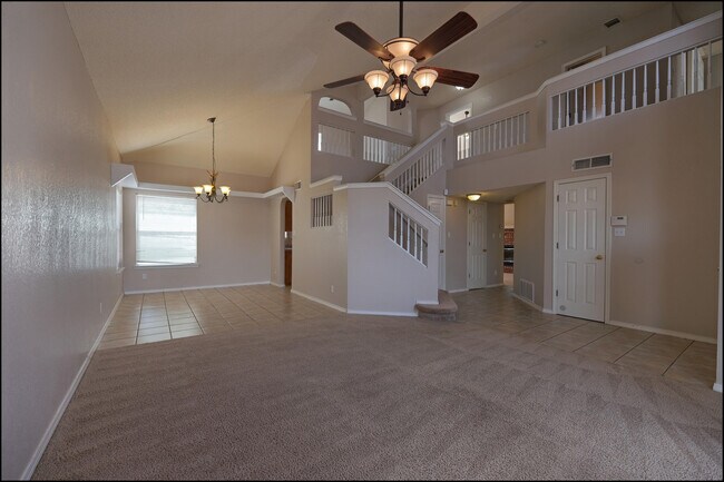 Building Photo - 7456 Luz De Lumbre Ave