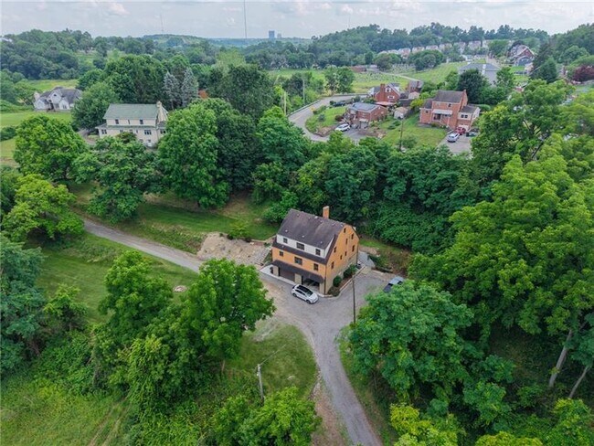 Building Photo - 4465 Mt Troy Rd Ext