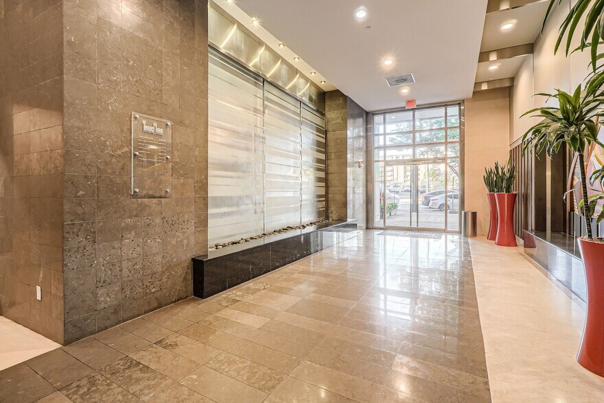 Trademark Lobby - 333 W Trade St