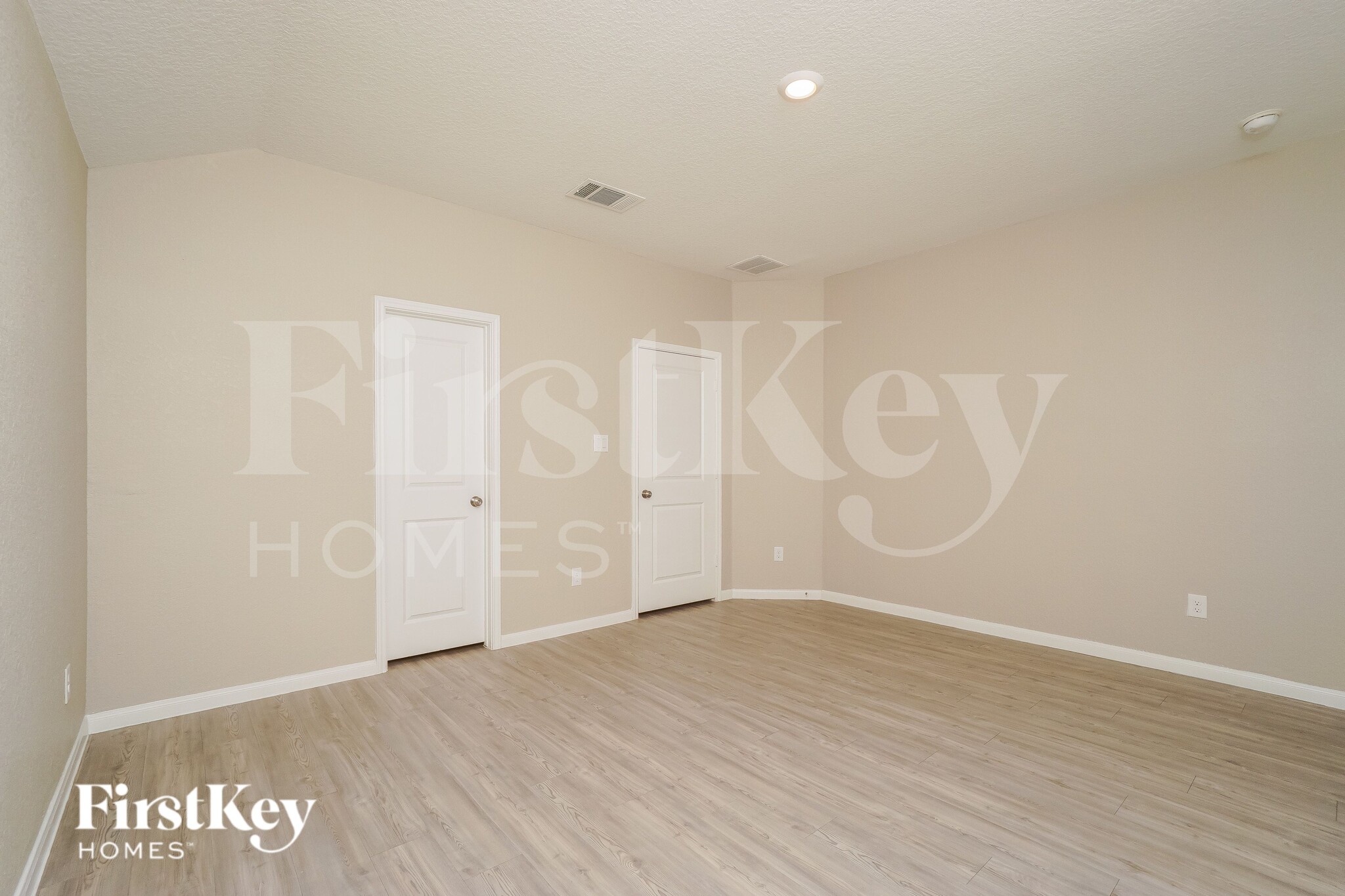 Building Photo - 1203 White Willow