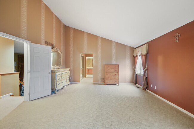 Building Photo - 6569 Whispering Woods Dr