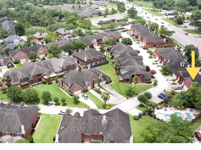 Building Photo - 1408 S Friendswood Dr