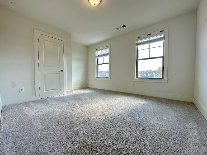 Building Photo - 987 Halletts Peak Pl