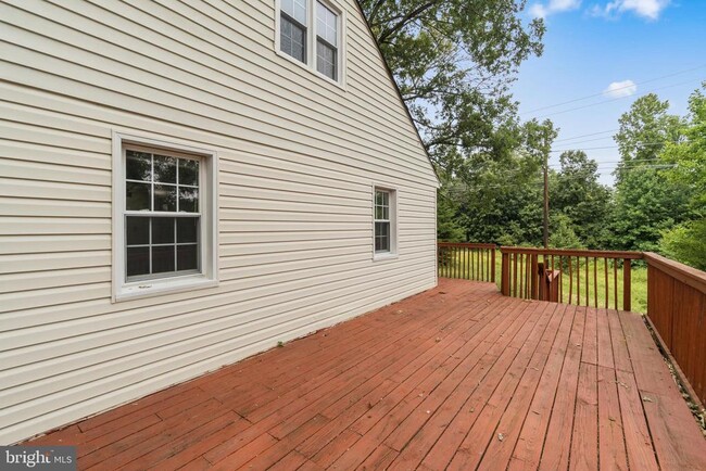 Building Photo - 45629 Frank Hayden Ln