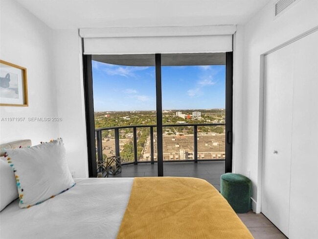 Building Photo - 121 NE 34th St