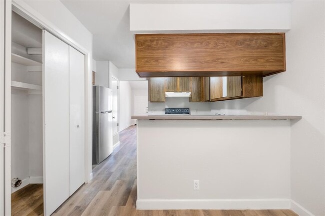Building Photo - 6811 Thorncliffe Dr
