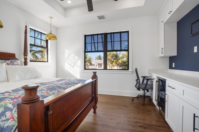 Building Photo - 19471 Harbor Rd S