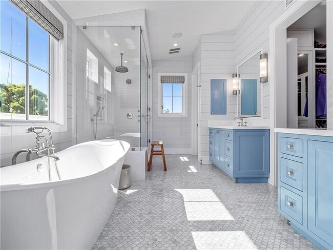 Building Photo - 3403 Laurel Ave