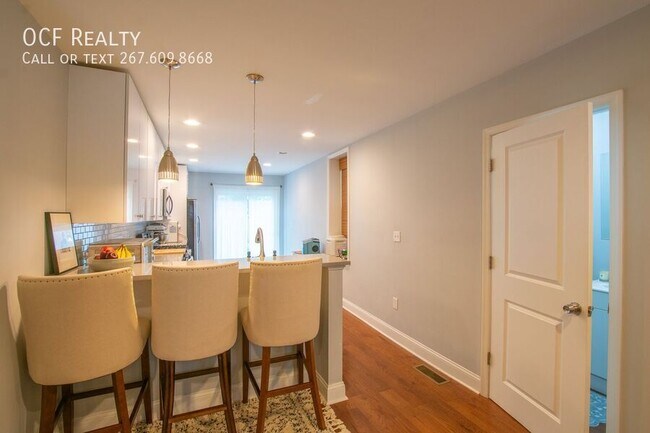 Building Photo - 1230 S 24th St