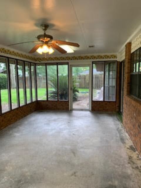 Building Photo - 609 Parkwood Dr