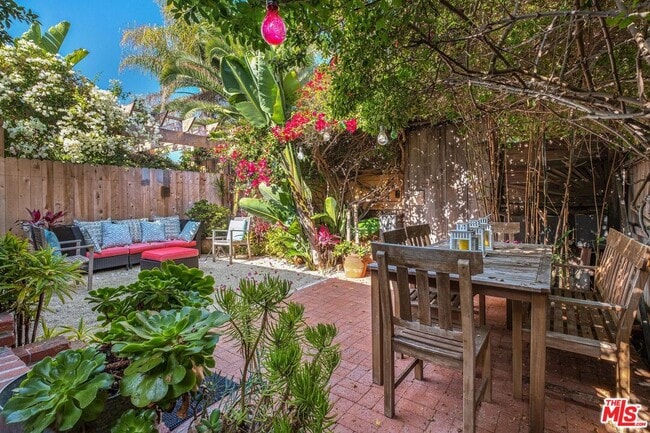 Building Photo - 38 19th Ave