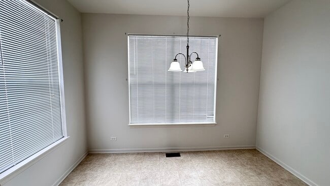 Building Photo - 1435 Cambria Dr